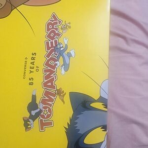 Converse Tom and Jerry Yellow Box